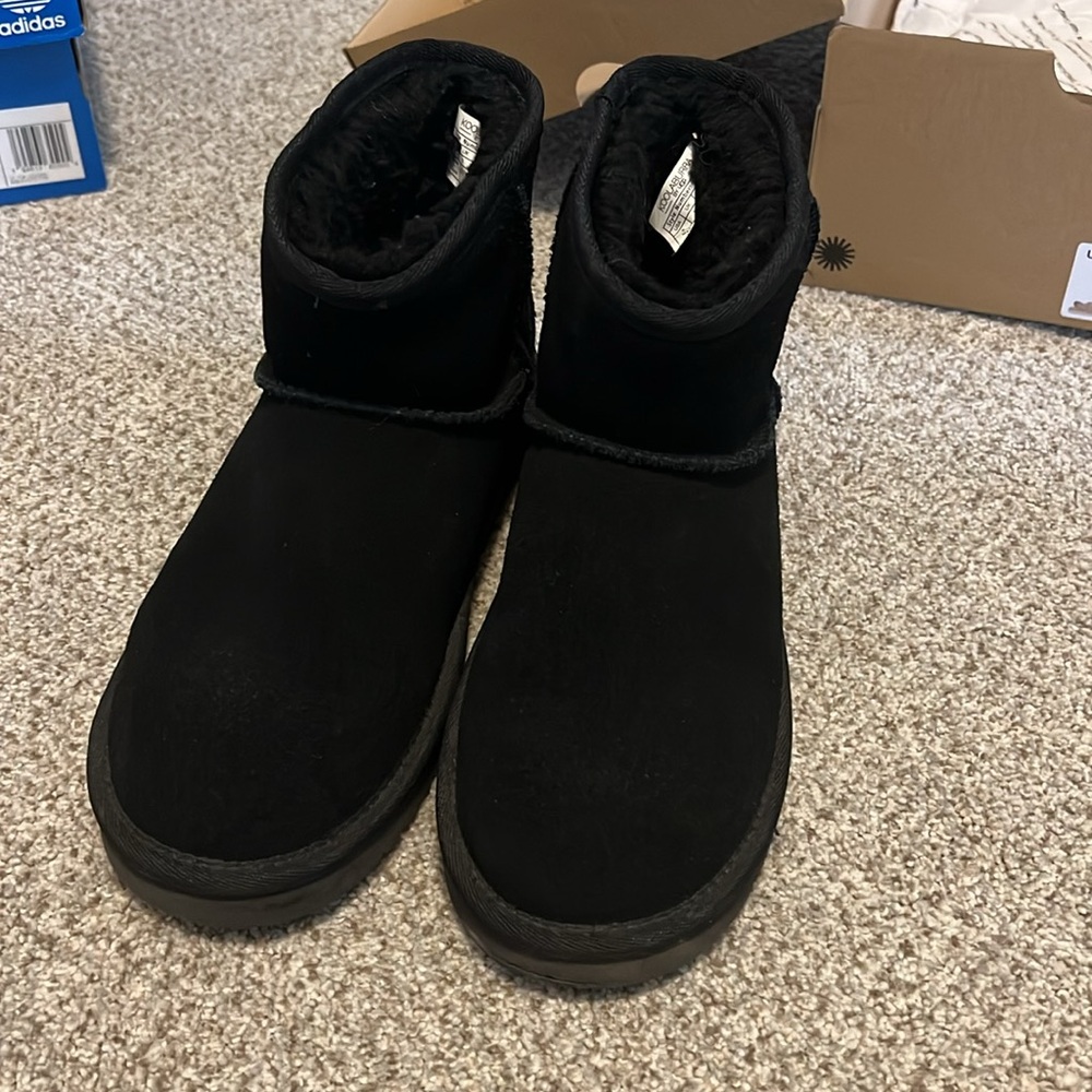 UGG Mini - Picture 3 of 7